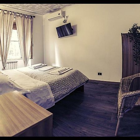 דירות רומא Alloggio Turistico All'Acquedotto מראה חיצוני תמונה